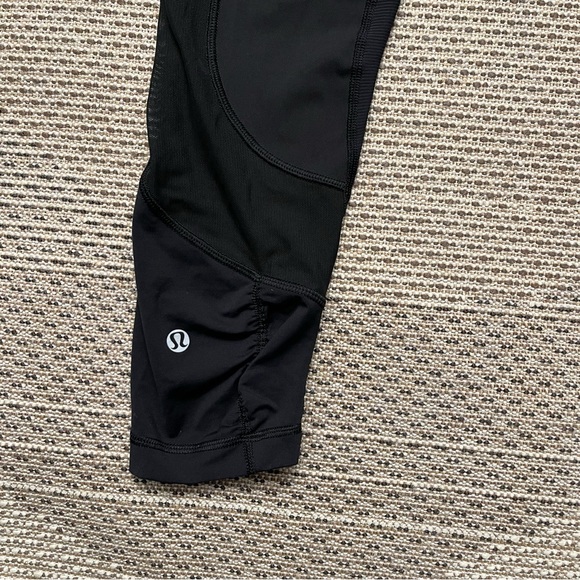 RARE Lululemon Seek The Heat Crop Sz 6 In Black - Picture 8 of 9